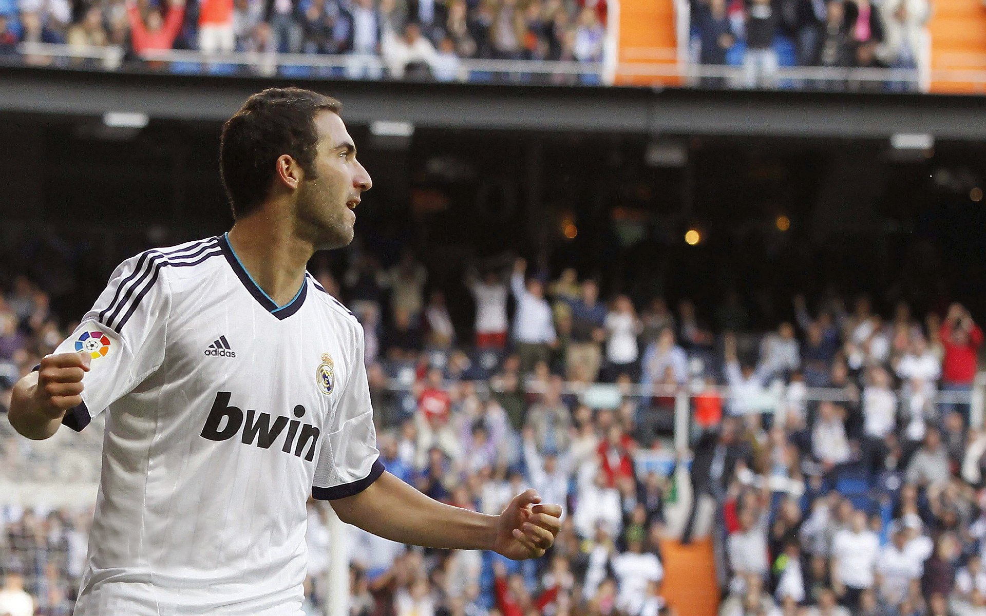 巴萨控球占优,逐步蚕食对手防线直至取胜,巴萨控球率达81%